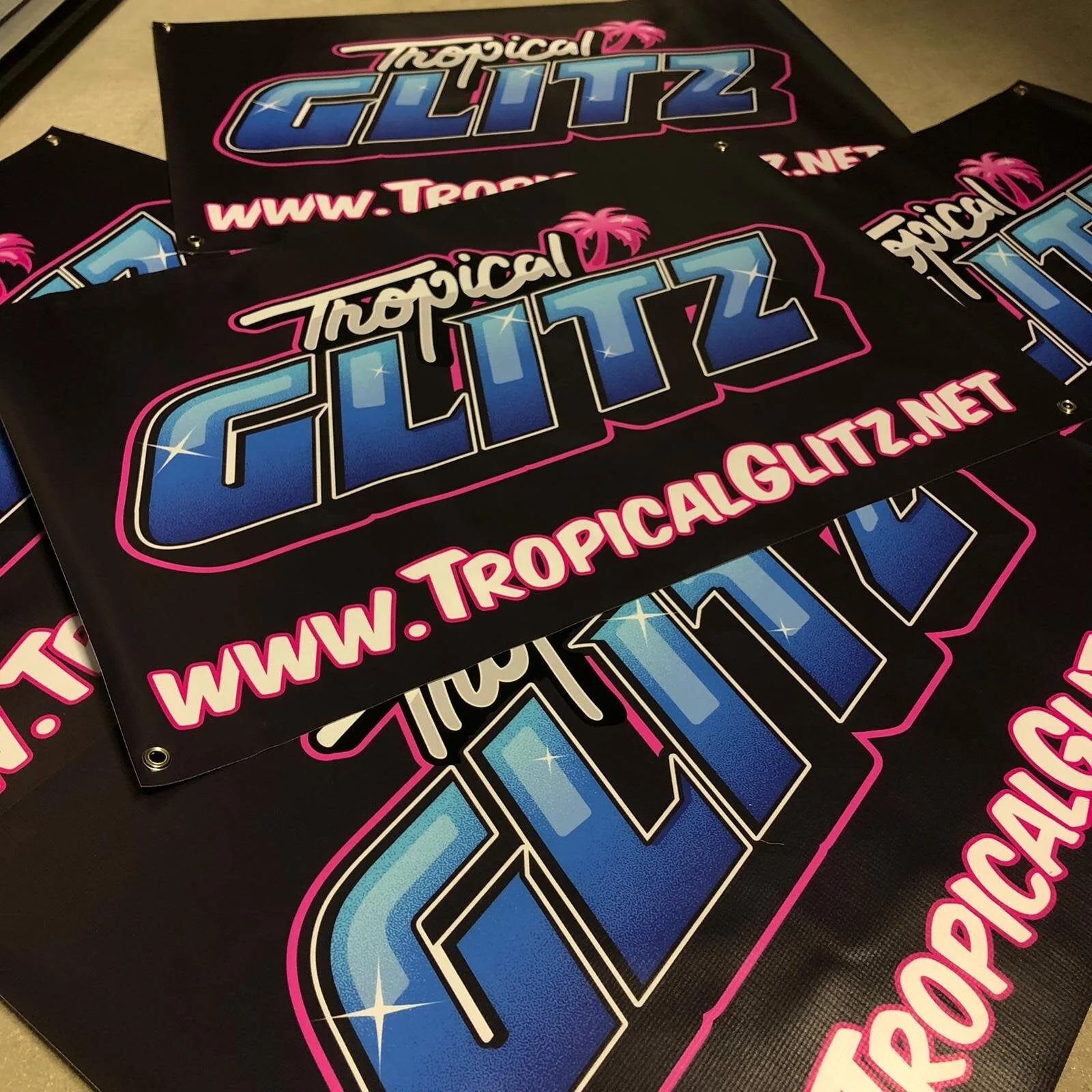 Tropical Glitz Banner - Image 3